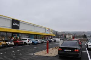 Pri vstupe do Tvrdošína máme nové obchodné centrum 1